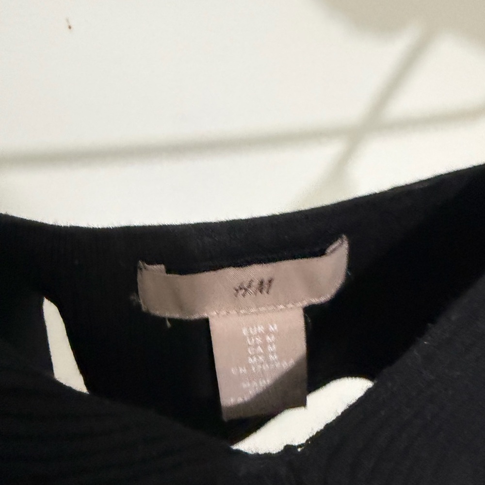 H&M Black Women's Knit Bralette - Picture 2 of 3